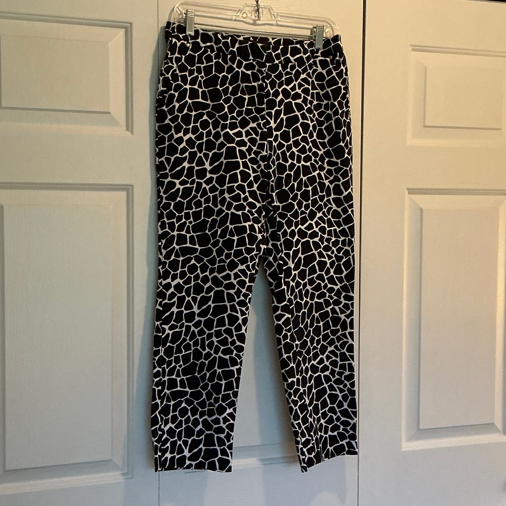 Dana Buchman Black and White Abstract Pants
